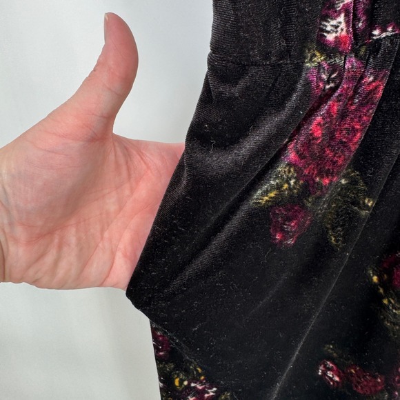 Love on a Hanger Jumpsuit Womens Large Black Floral Velvet Pockets - Picture 6 of 16